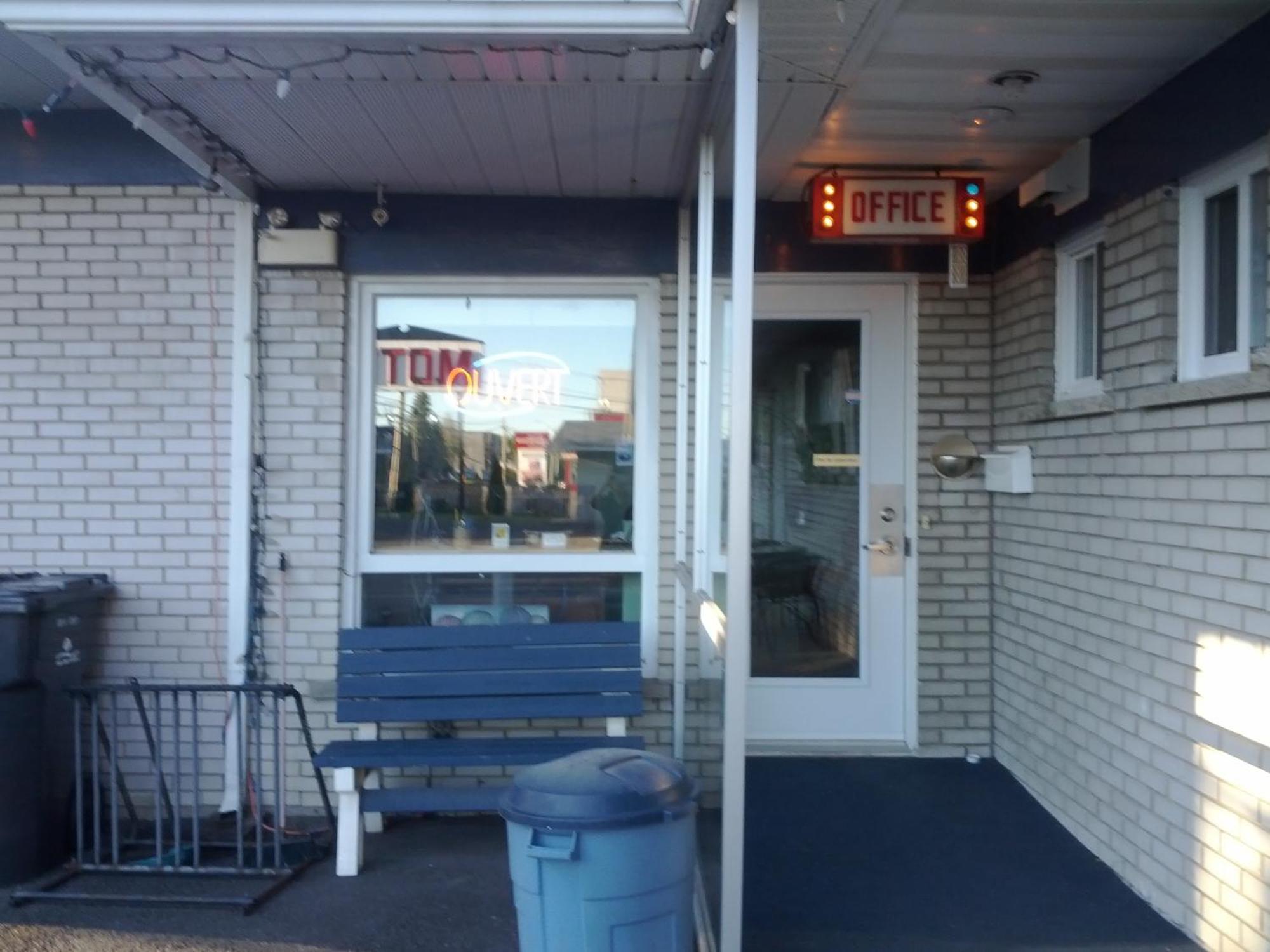 سان جان سور ريشليو Motel Montgolfiere Jp المظهر الخارجي الصورة